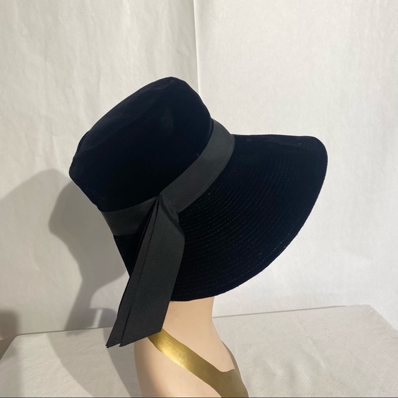 VINTAGE BLACK VELVET HAT - Picture 8 of 14